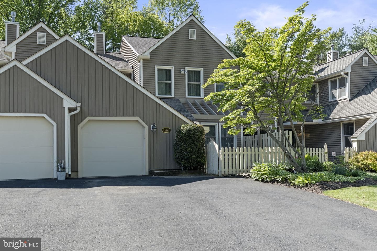 1563 Applewood Circle