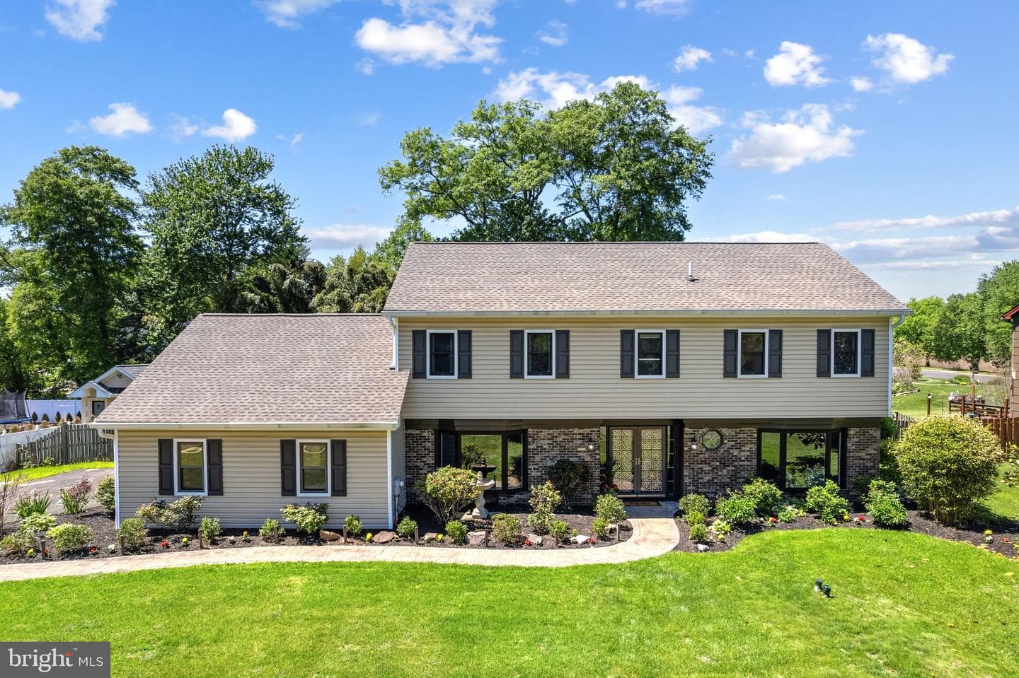 329 Sherwood Drive photo 1