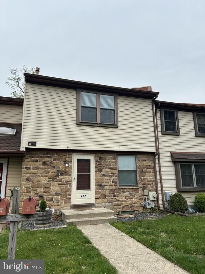 937 Bancroft Place