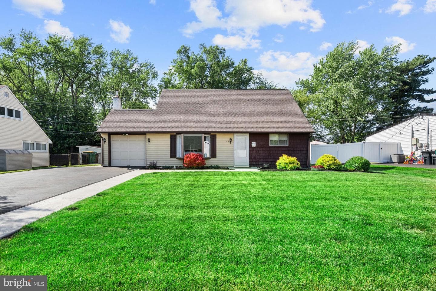 119 Harvest Road photo 1
