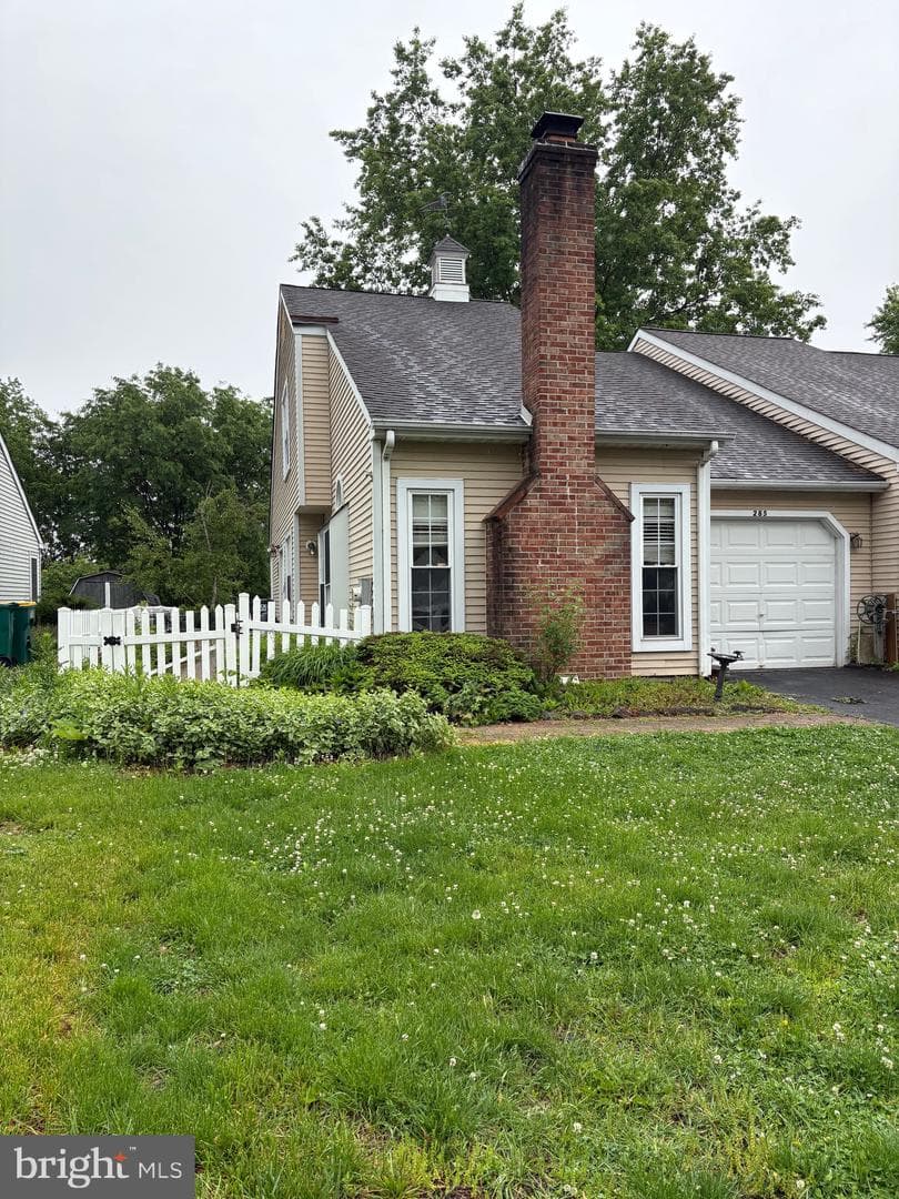 285 Woods Edge Place