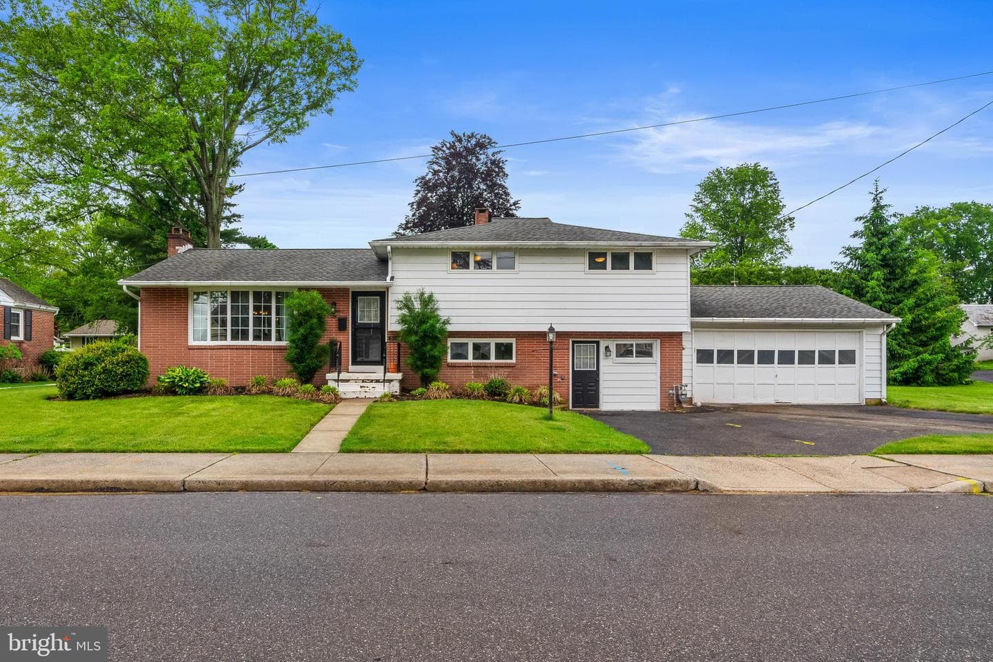 300 S 9th Street