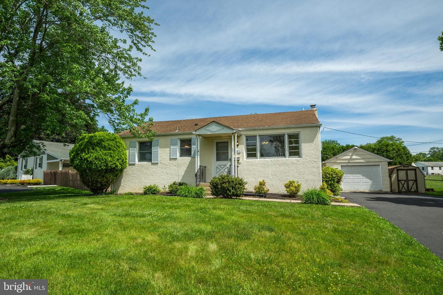 22 Mapleview Drive photo 1