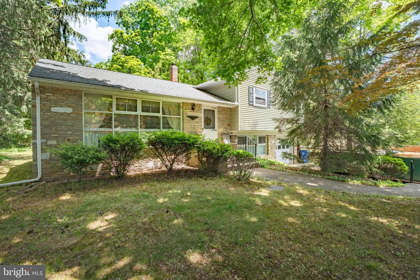14 Lower Hilltop Road