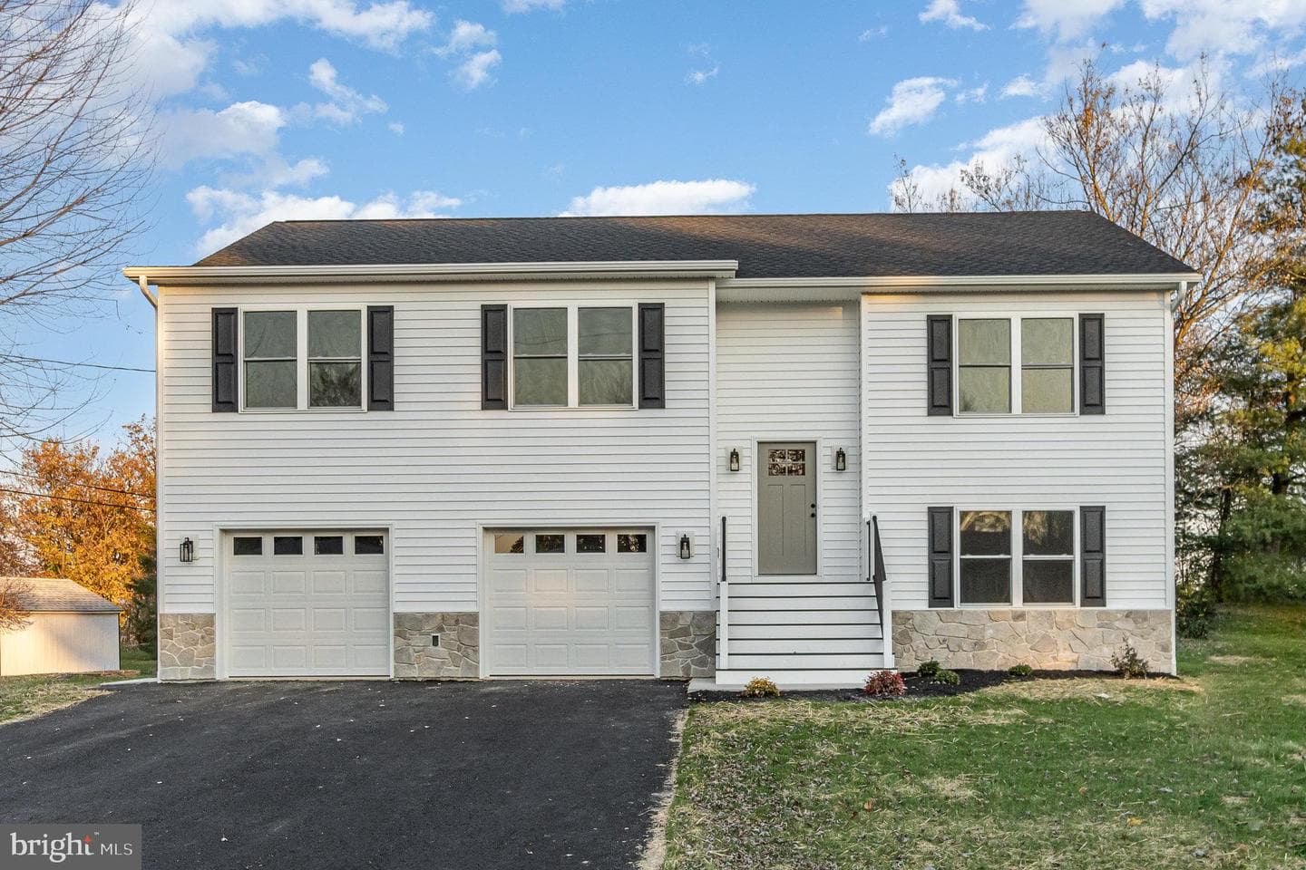 2077 Reservoir Drive photo 1