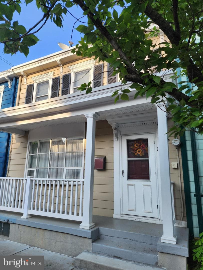 135 S West Street photo 1
