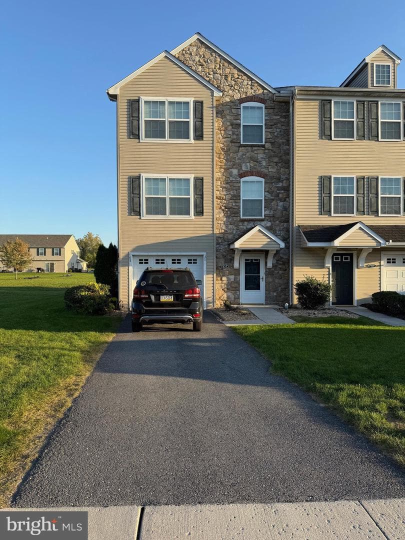 431 Eisenhower Drive photo 1