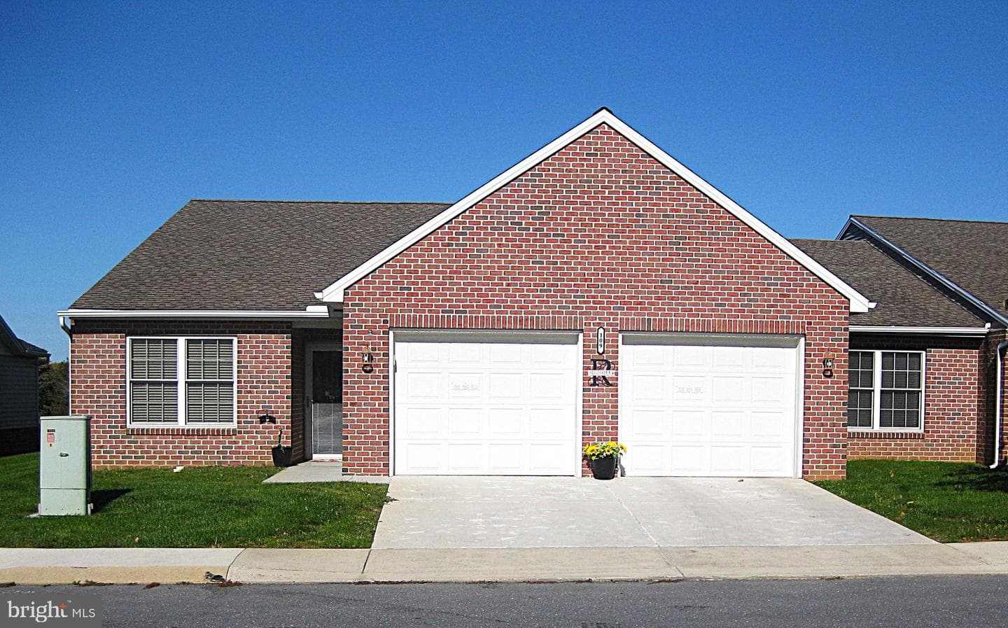 109 Blackbird Lane photo 1