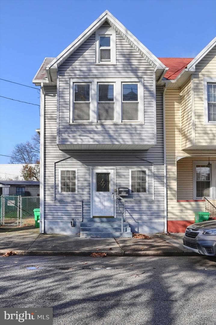 120 N Bedford Street photo 1
