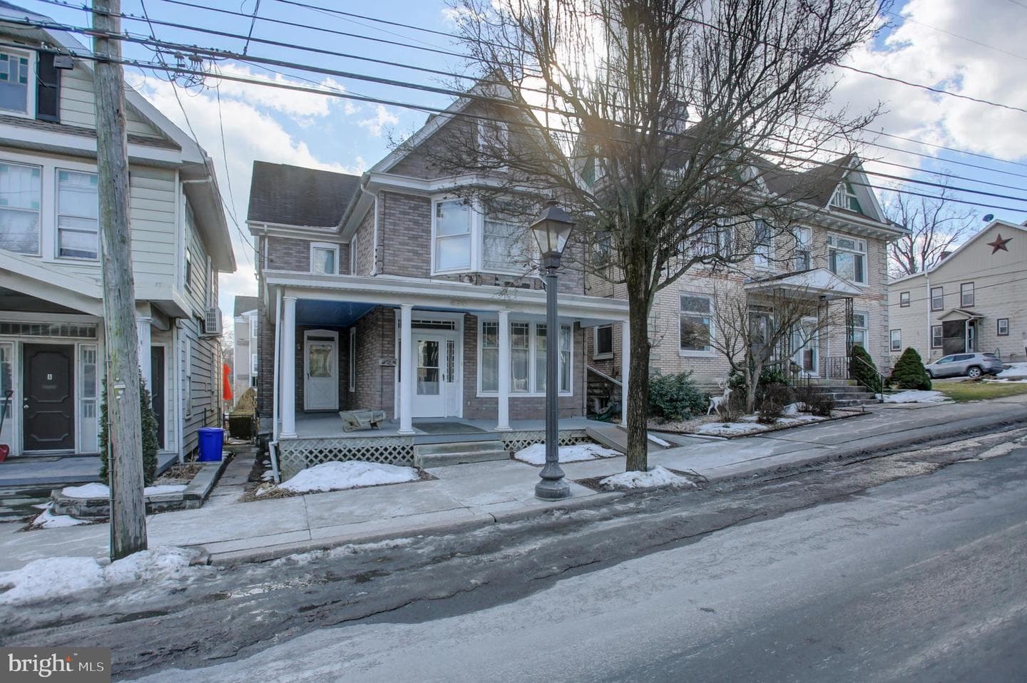 470 E King Street photo 1