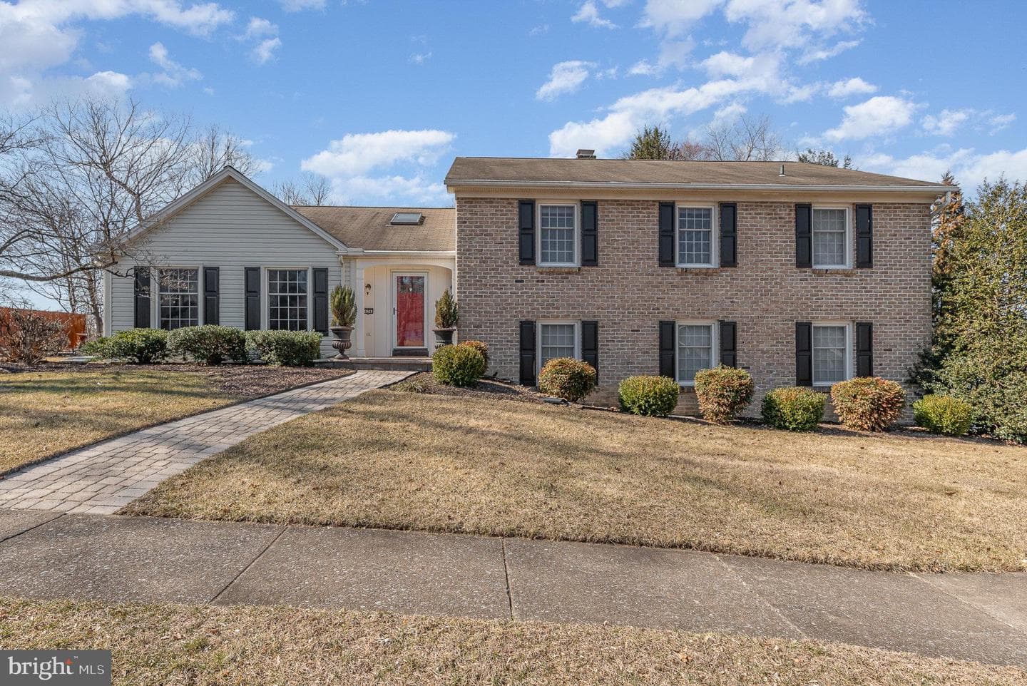 474 Woodcrest Drive photo 1
