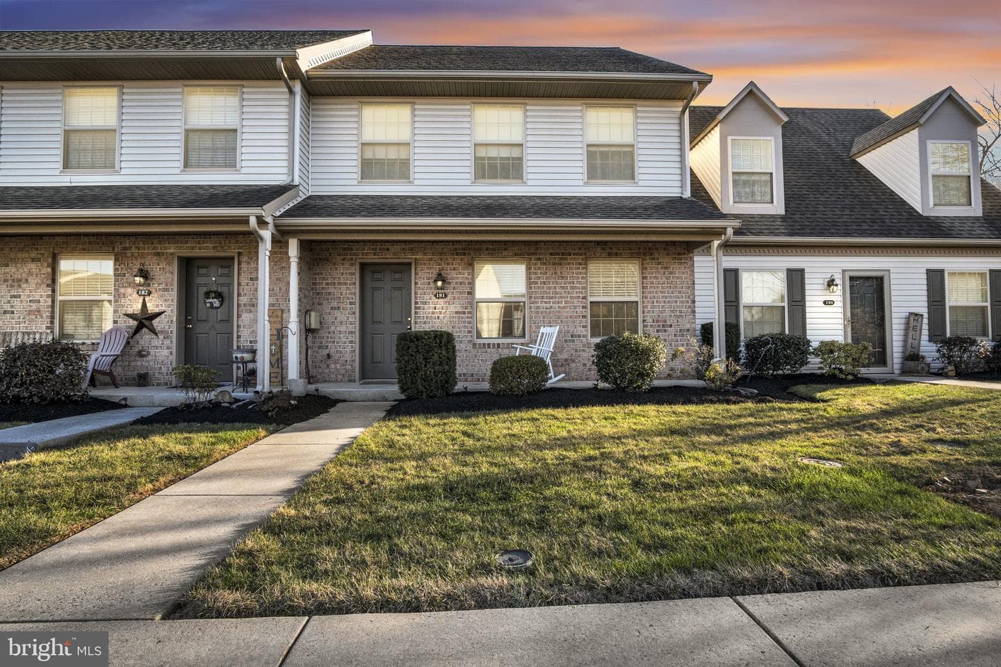 181 Melbourne Lane photo 1