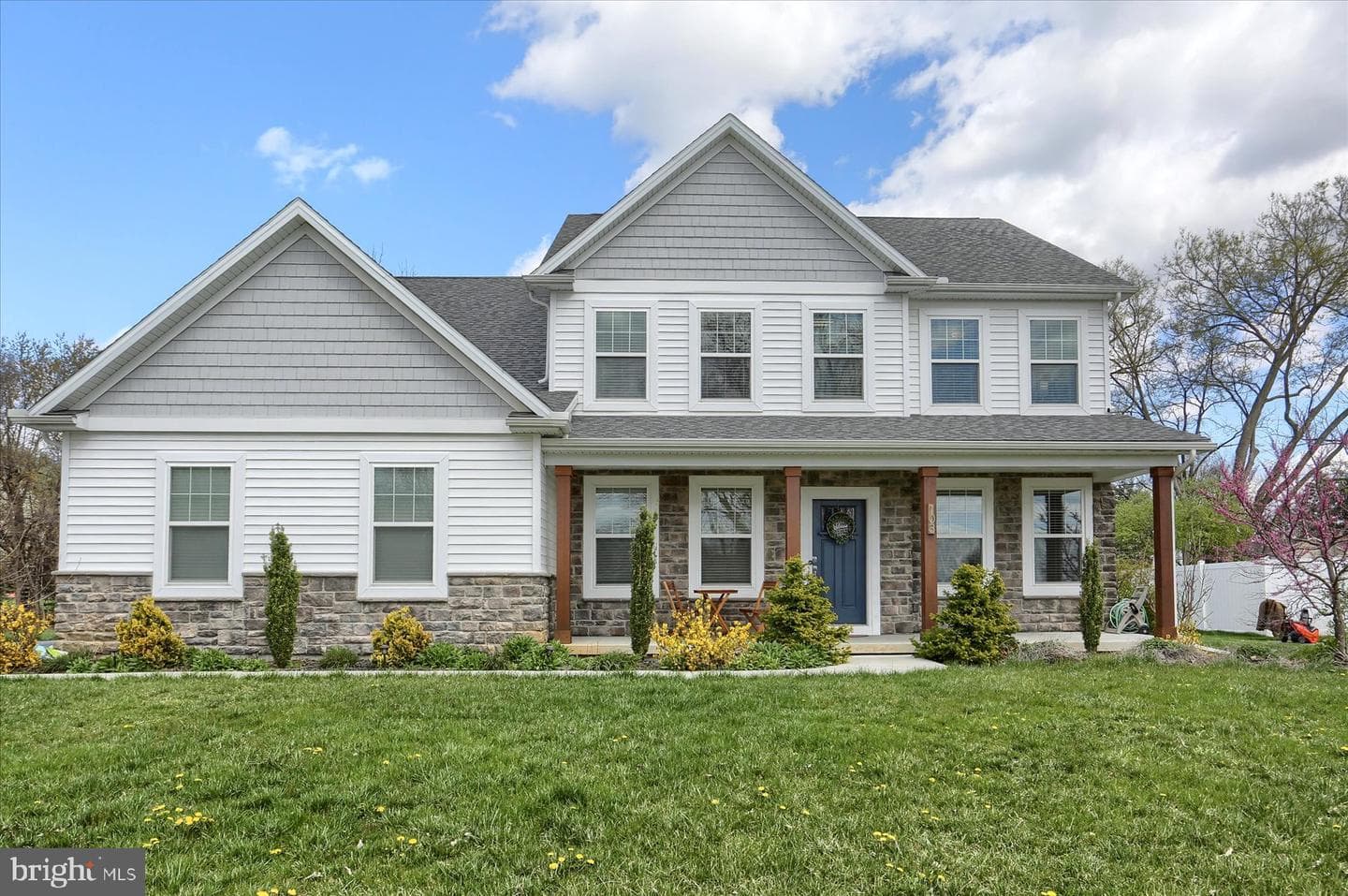 103 Steven Drive photo 1