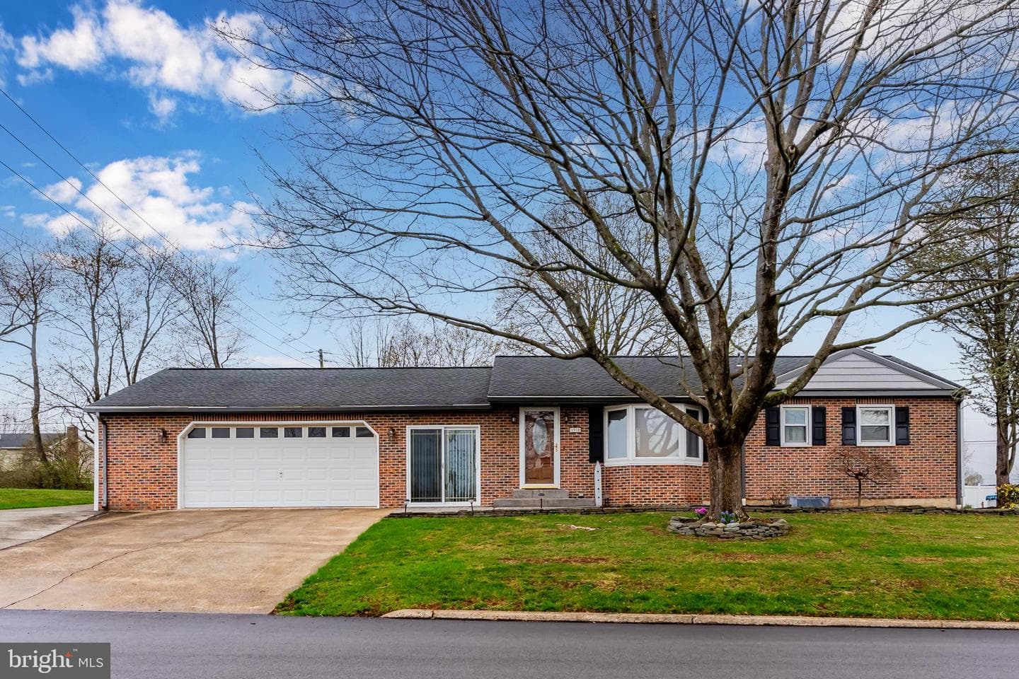 1970 Douglas Drive photo 1