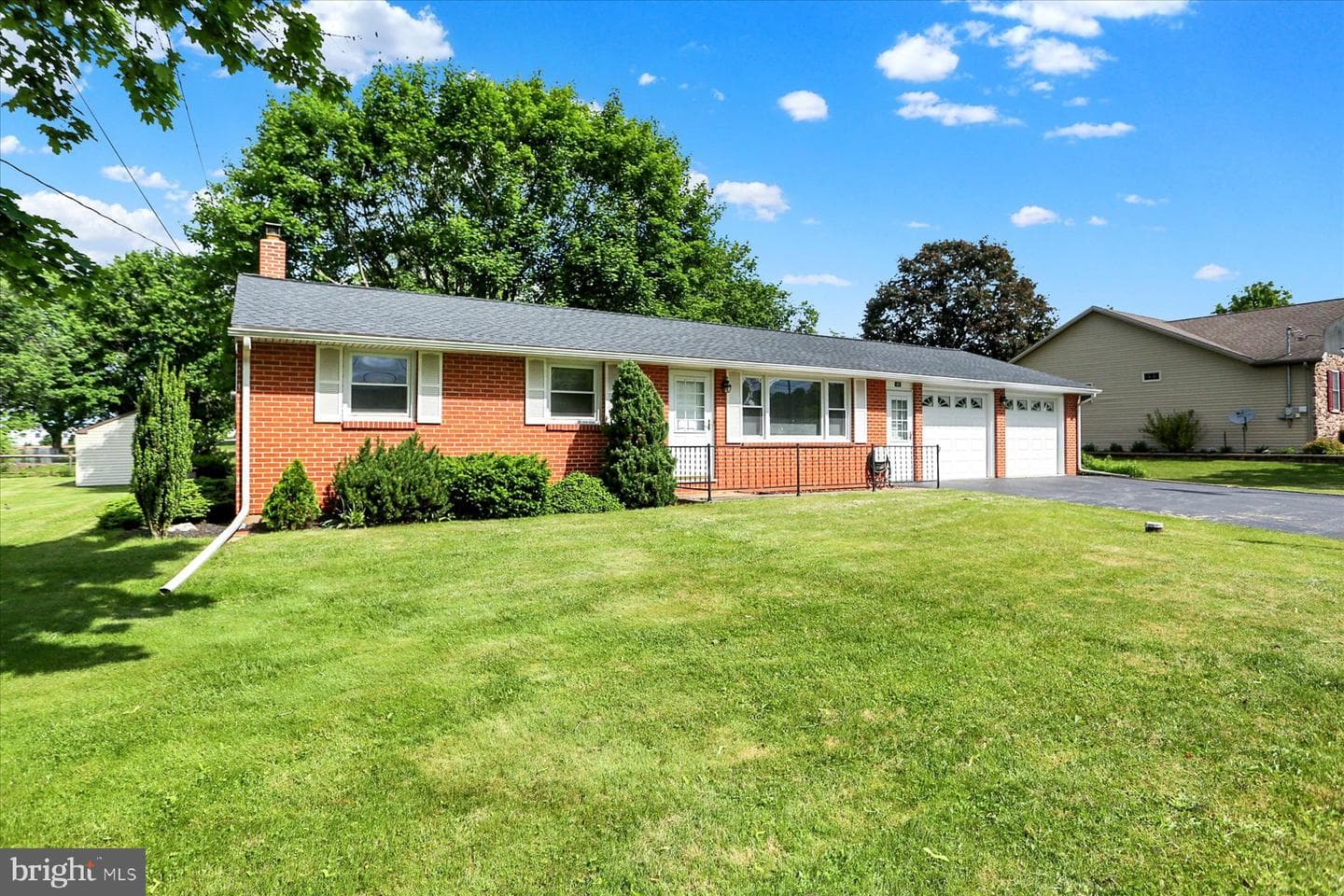 1465 Webster Drive photo 1