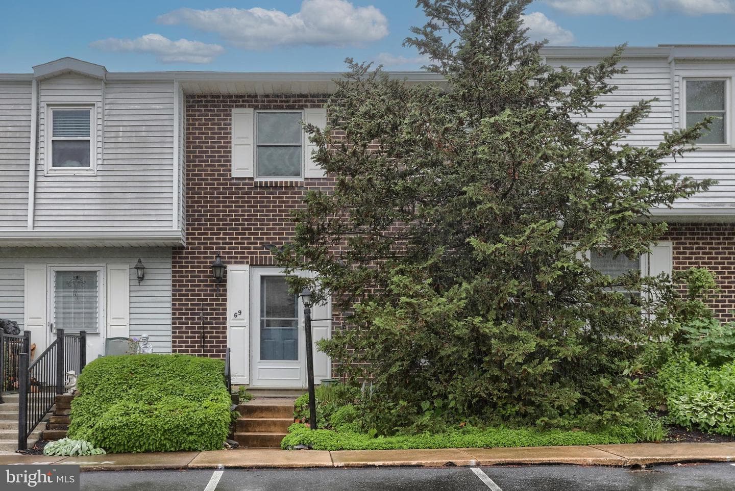 69 Drexel Place photo 1