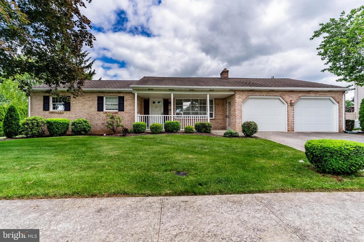701 Robert Street photo 1