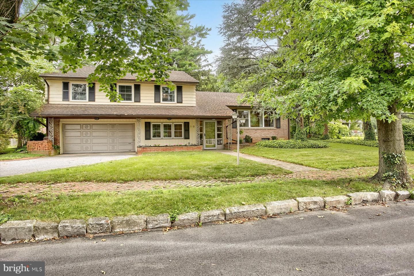 10 E Ridge Street photo 1