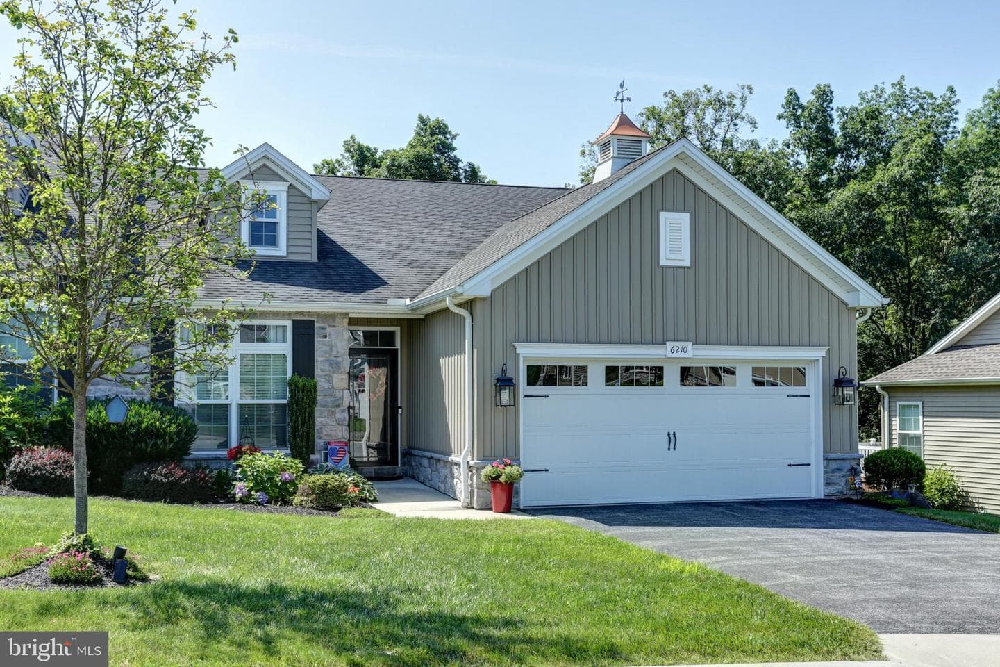 6210 Thornhill Lane photo 1