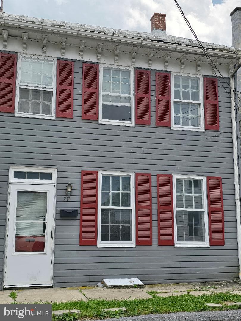 21 W Green Street photo 1
