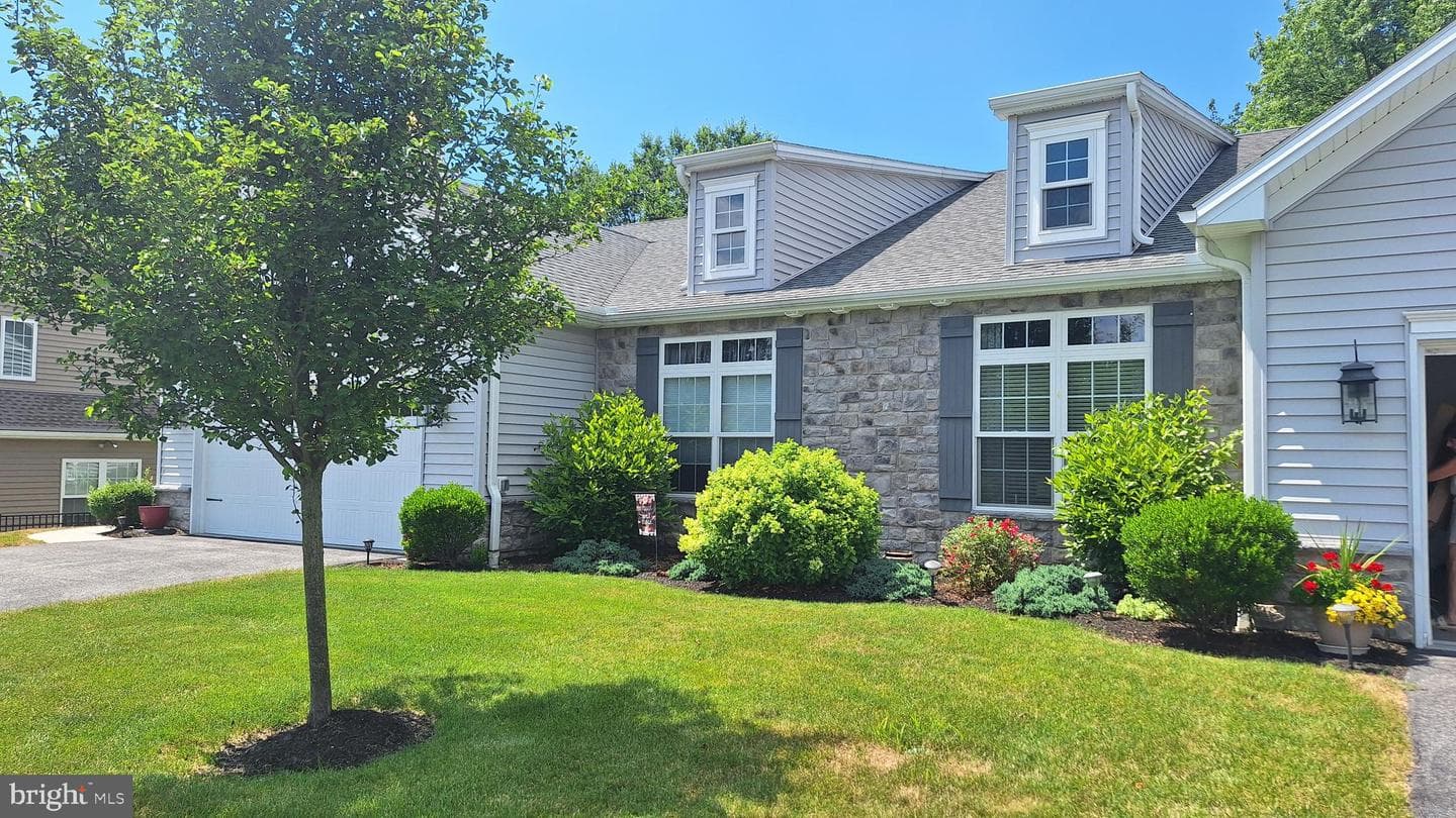 6235 Thornhill Lane photo 1