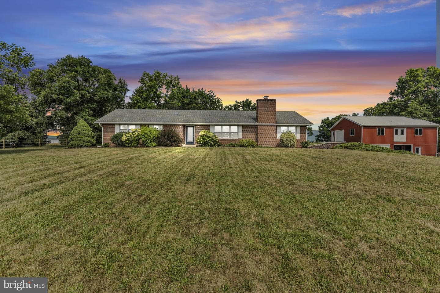 54 Lovers Ln photo 1