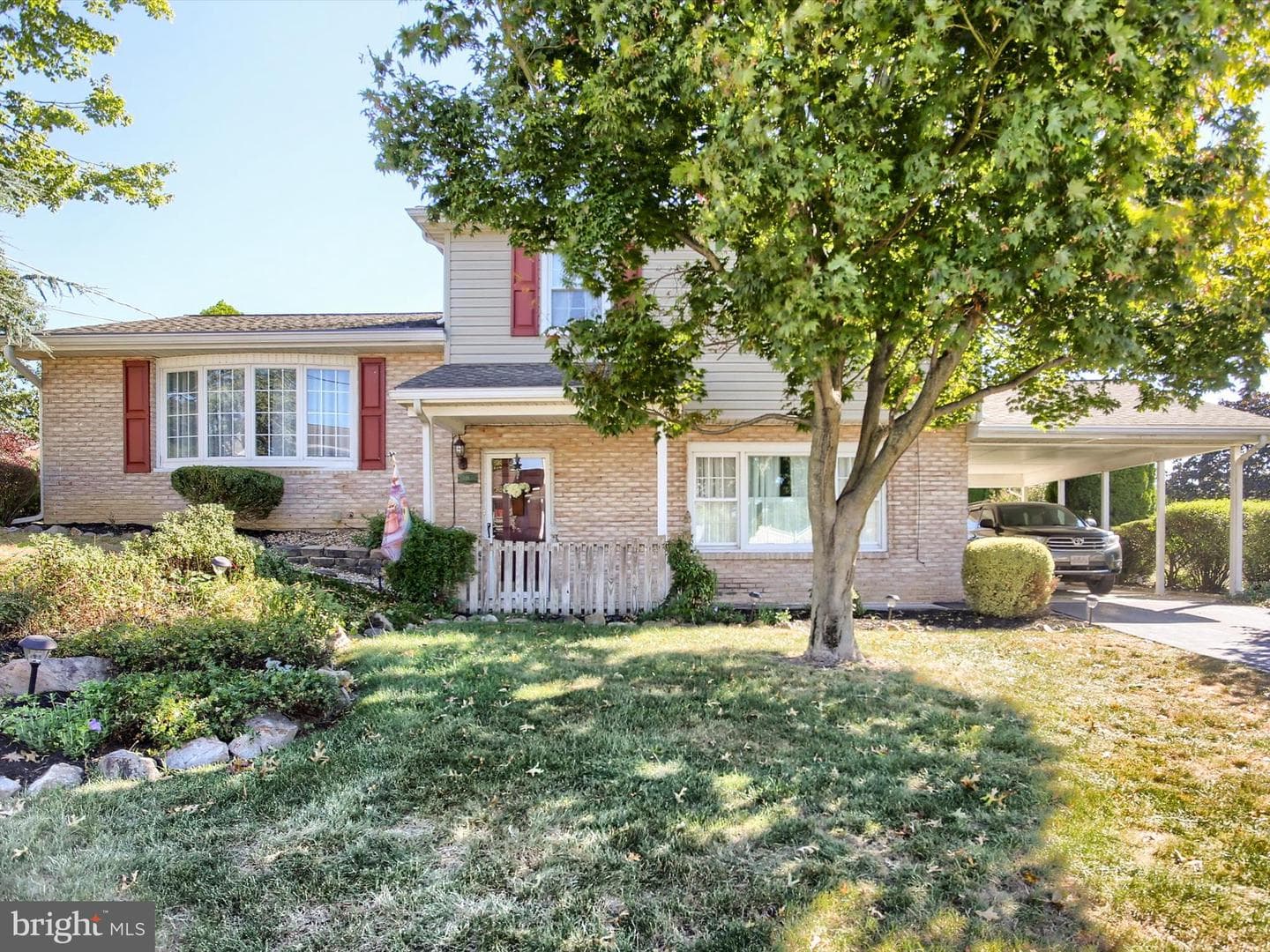 102 Mountain View Drive photo 1