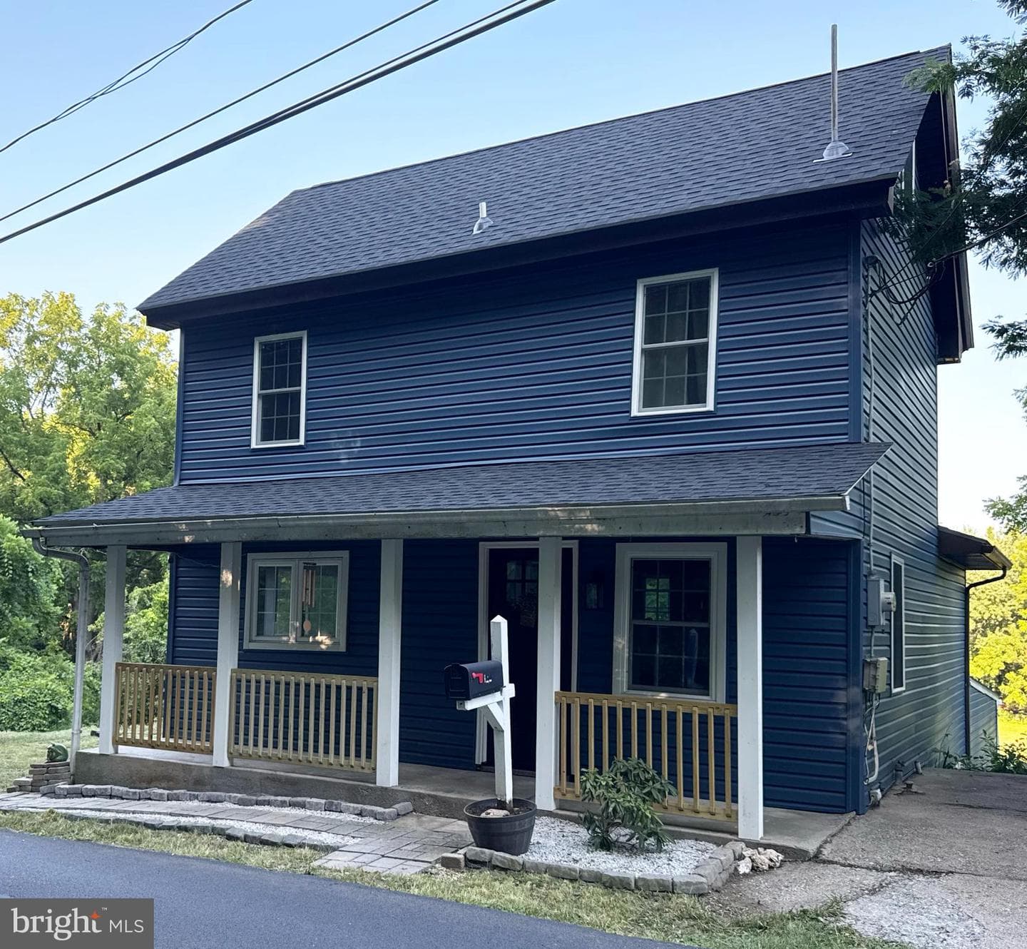 122 Creekside Drive photo 1