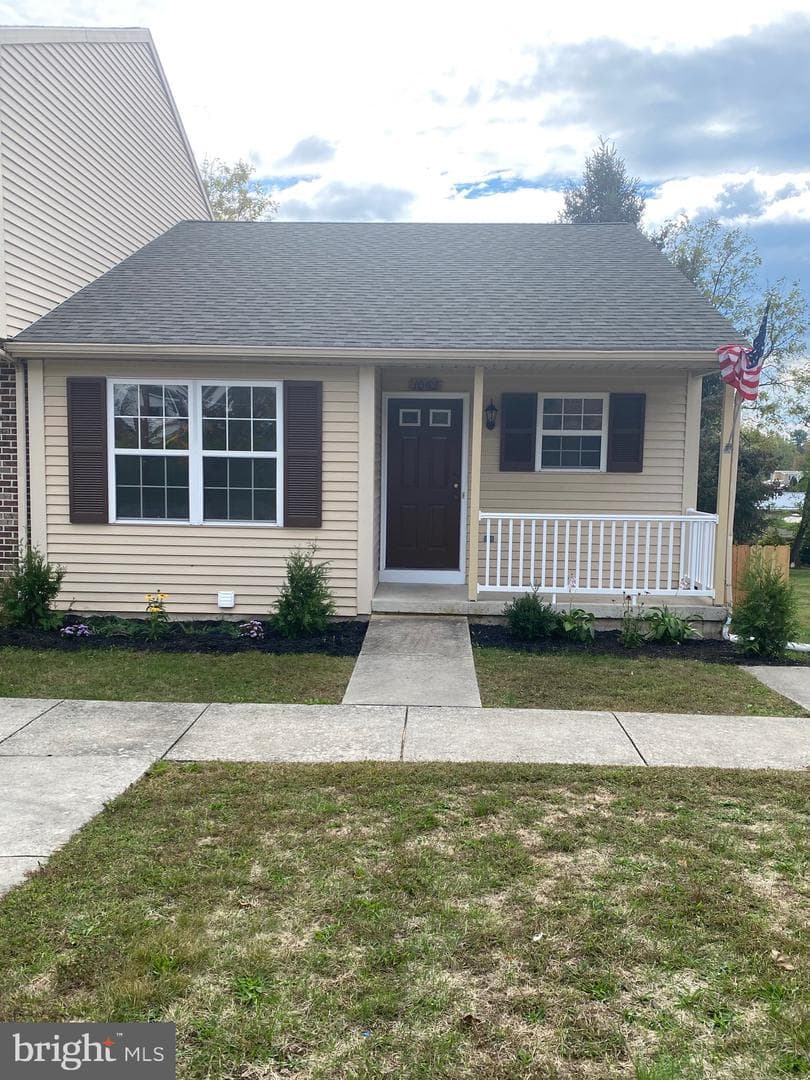 1052 Rebecca Street photo 1