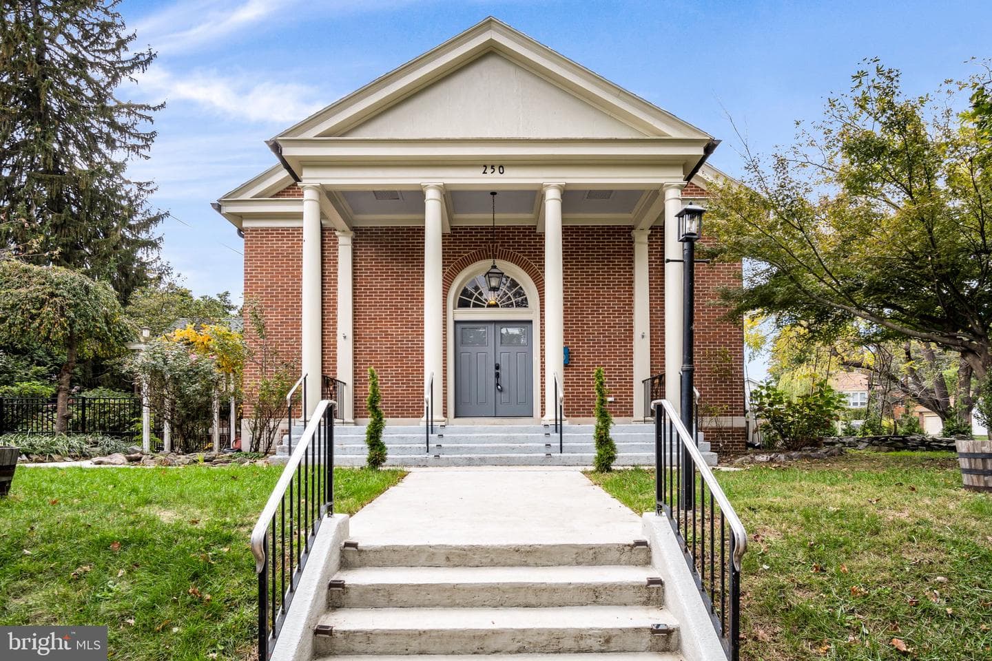 250 Mooreland Avenue photo 1