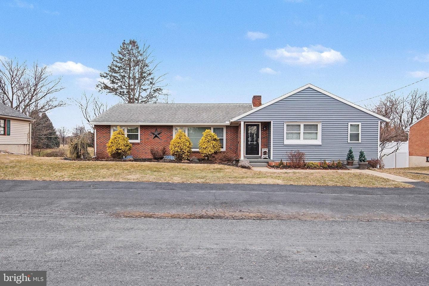 208 Ridge Hill Road photo 1