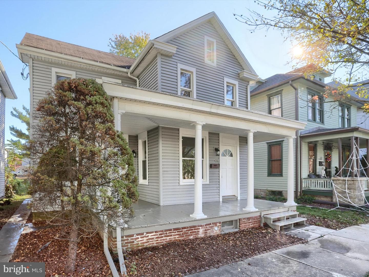 419 W Simpson Street photo 1