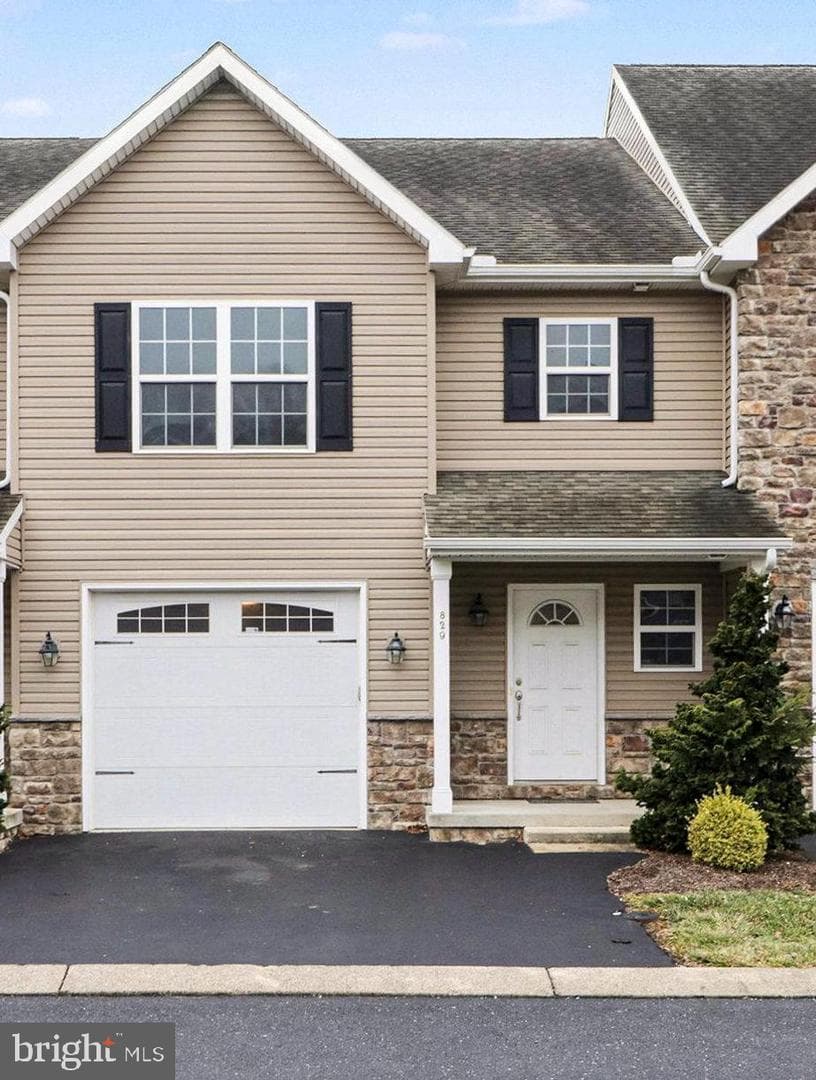 829 Spring Rock Court photo 1