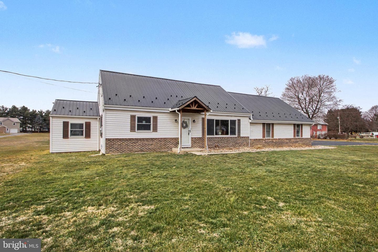 7 Strohm Road photo 1