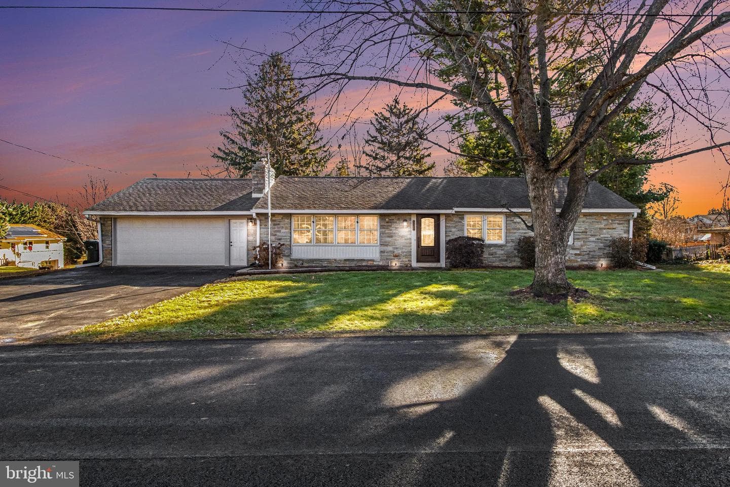 14 Greenway Drive photo 1