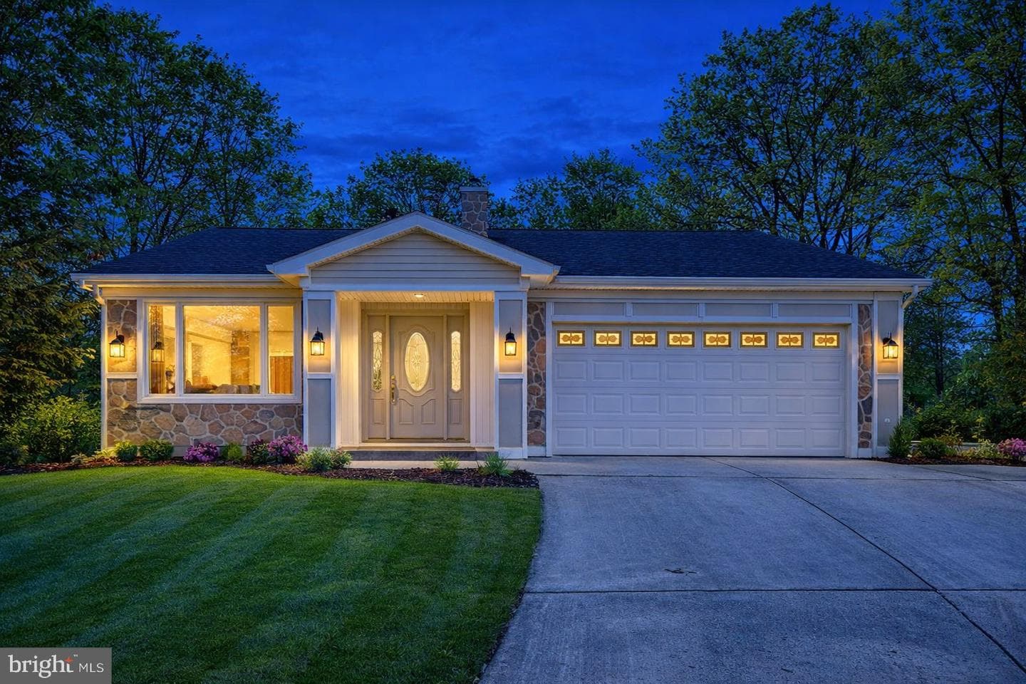 583 Ariel Court photo 1
