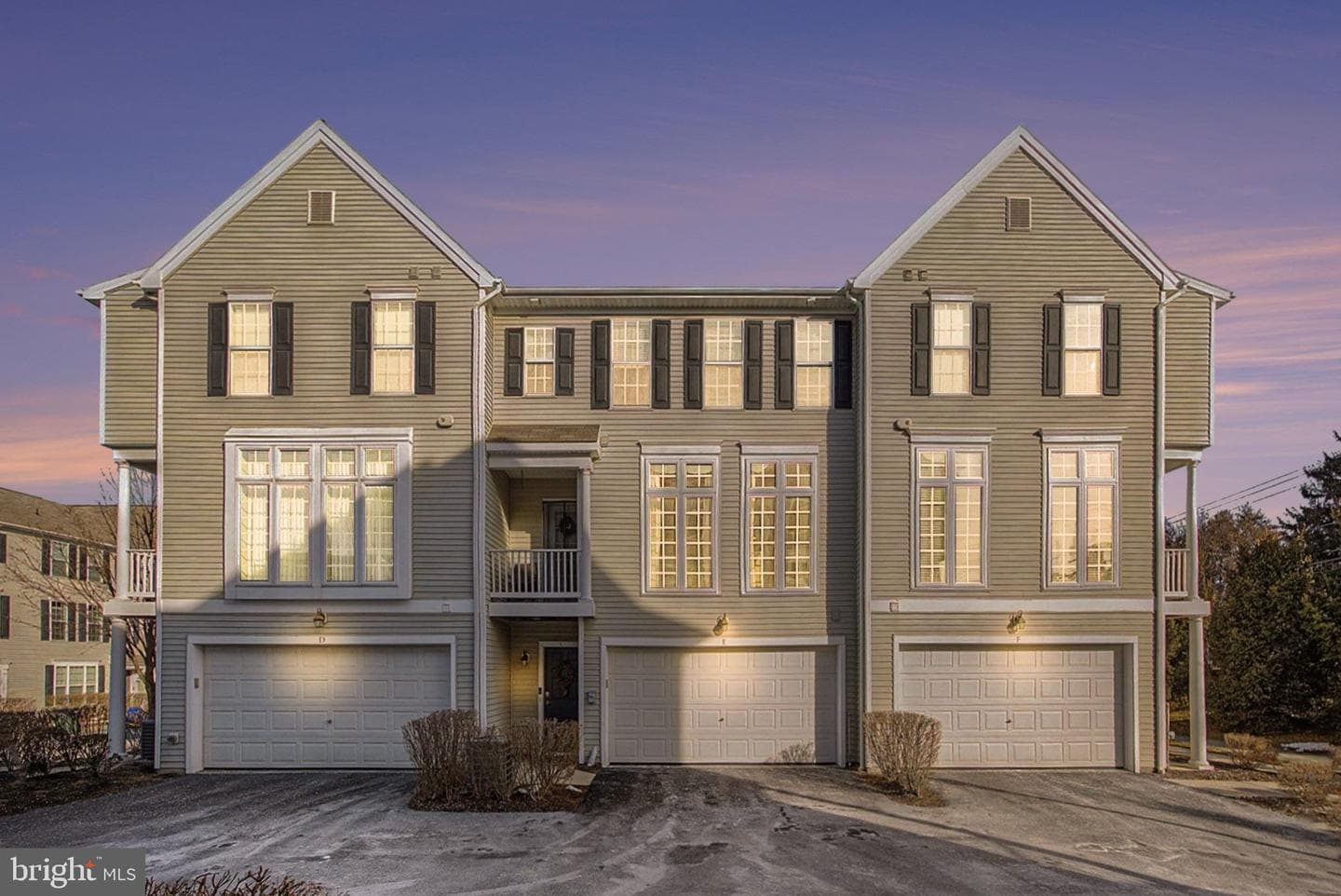 3009 E Meridian Cmns photo 1