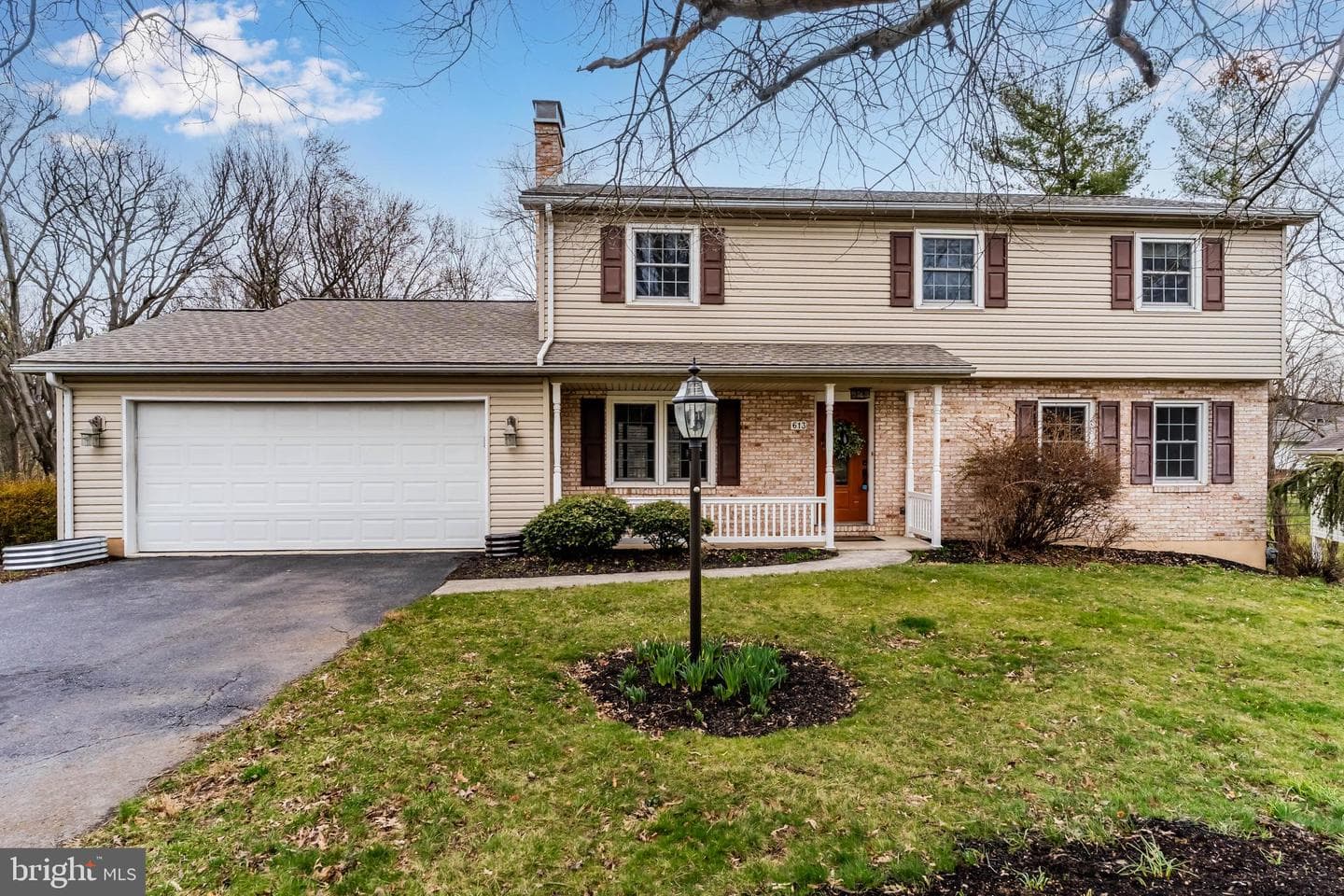 613 Fairway Drive photo 1