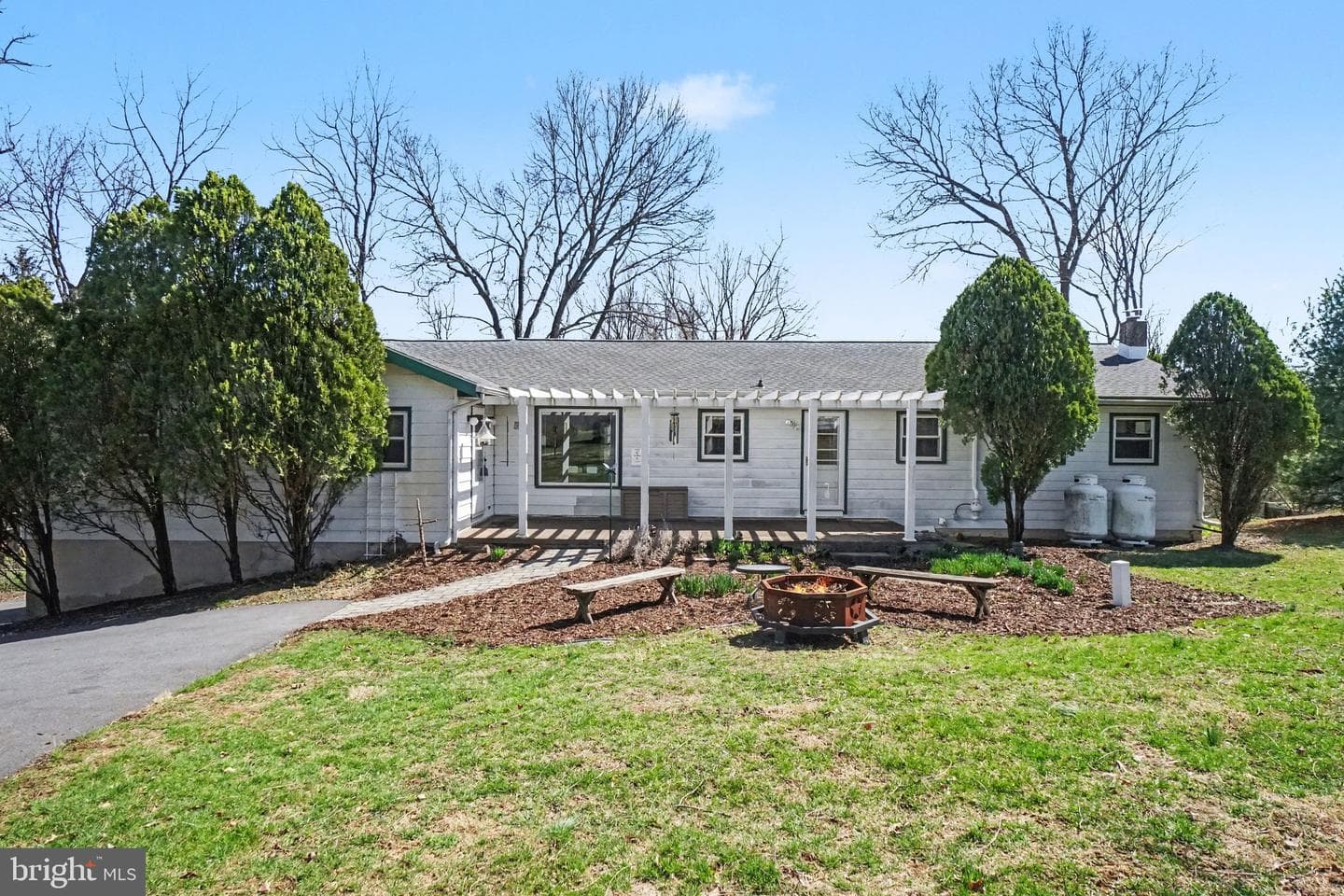 23 E Willow Terrace Drive photo 1