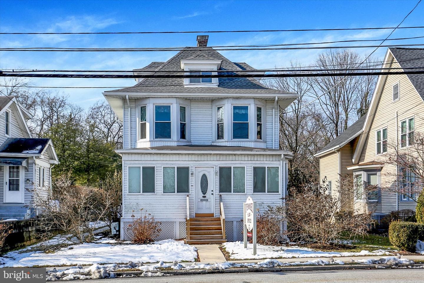 1544 Bridge Street photo 1
