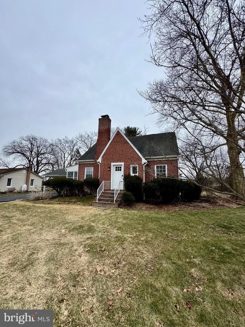 927 Hamilton Street photo 1