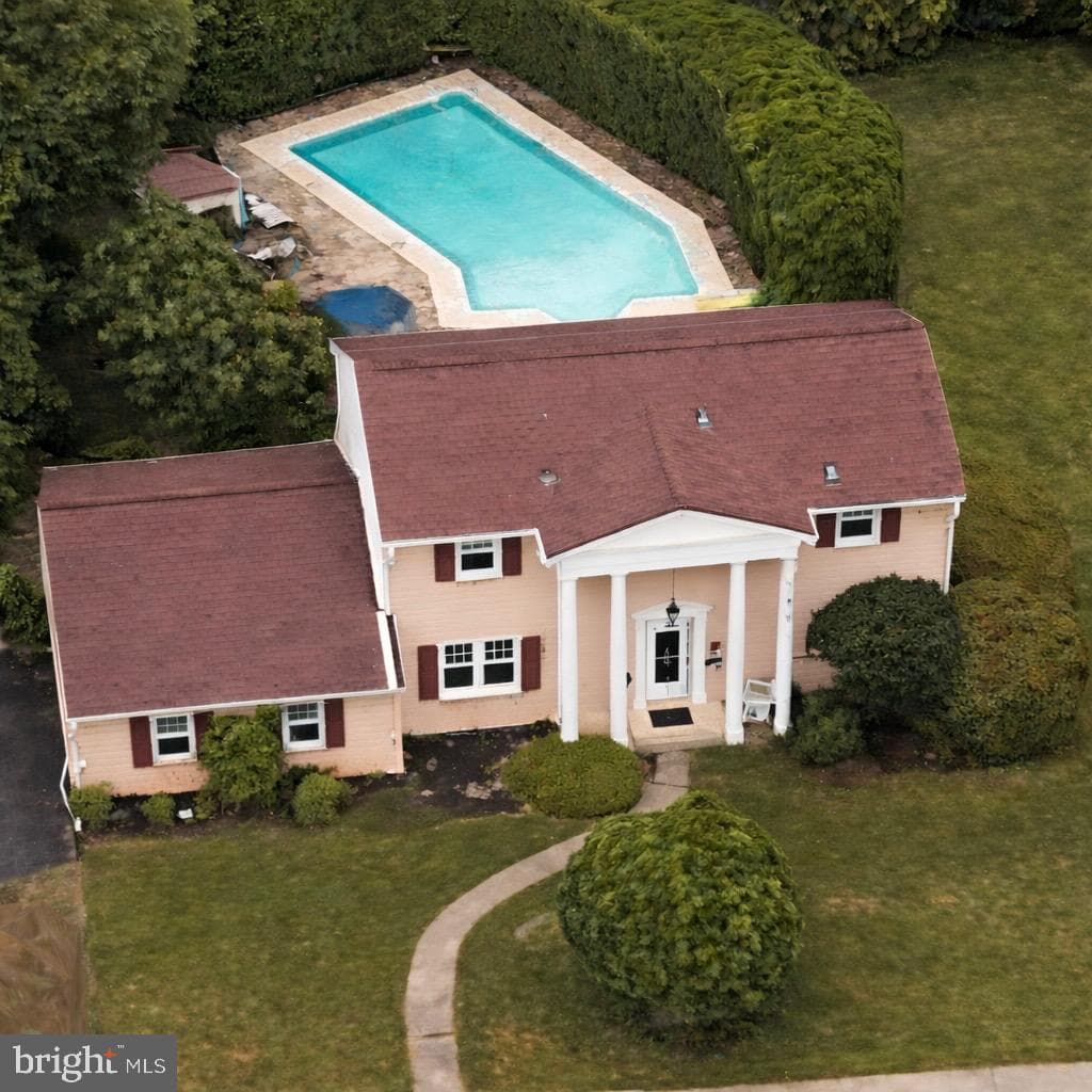 301 E Elmwood Avenue