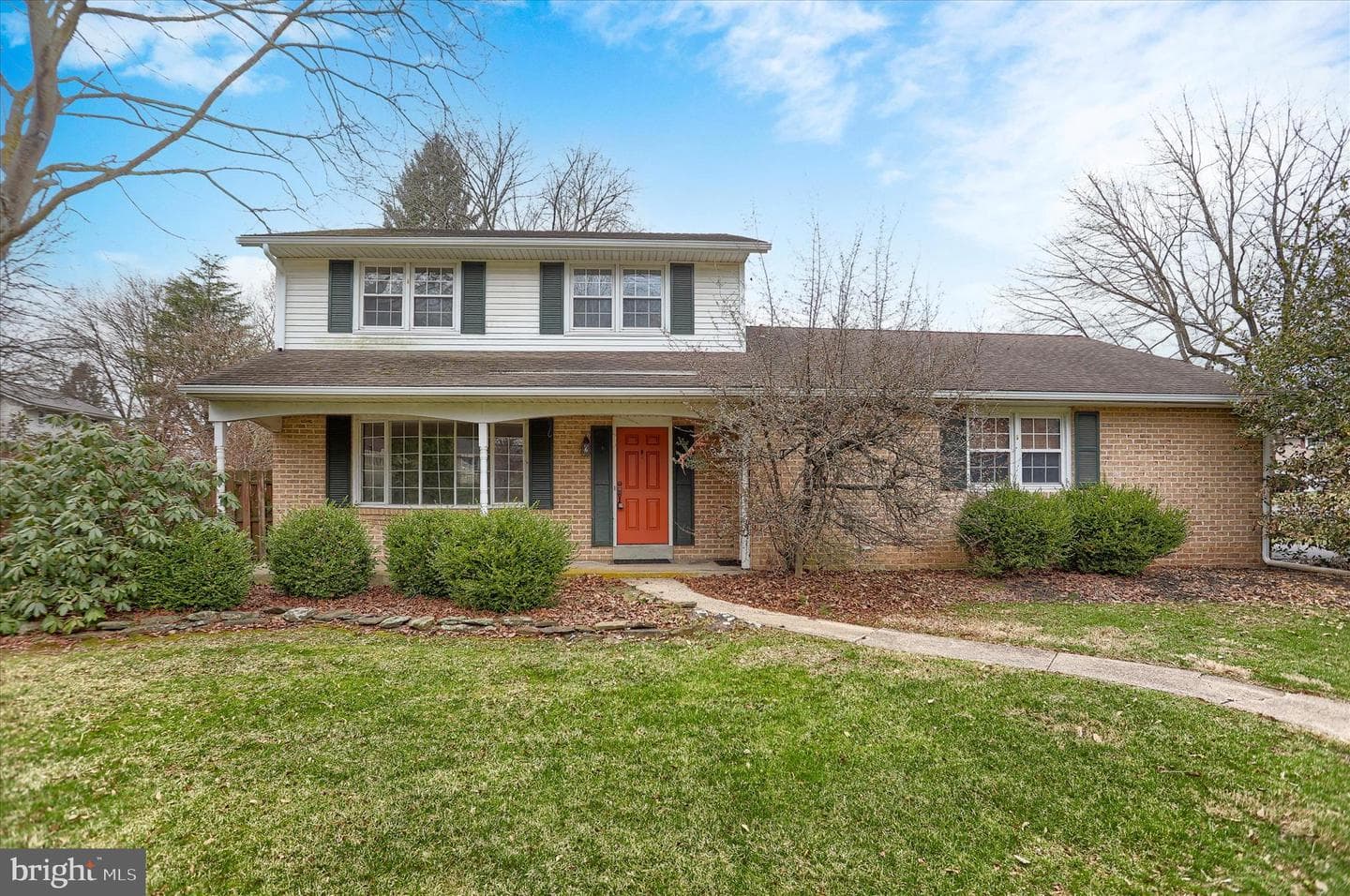 904 Thornwood Lane photo 1
