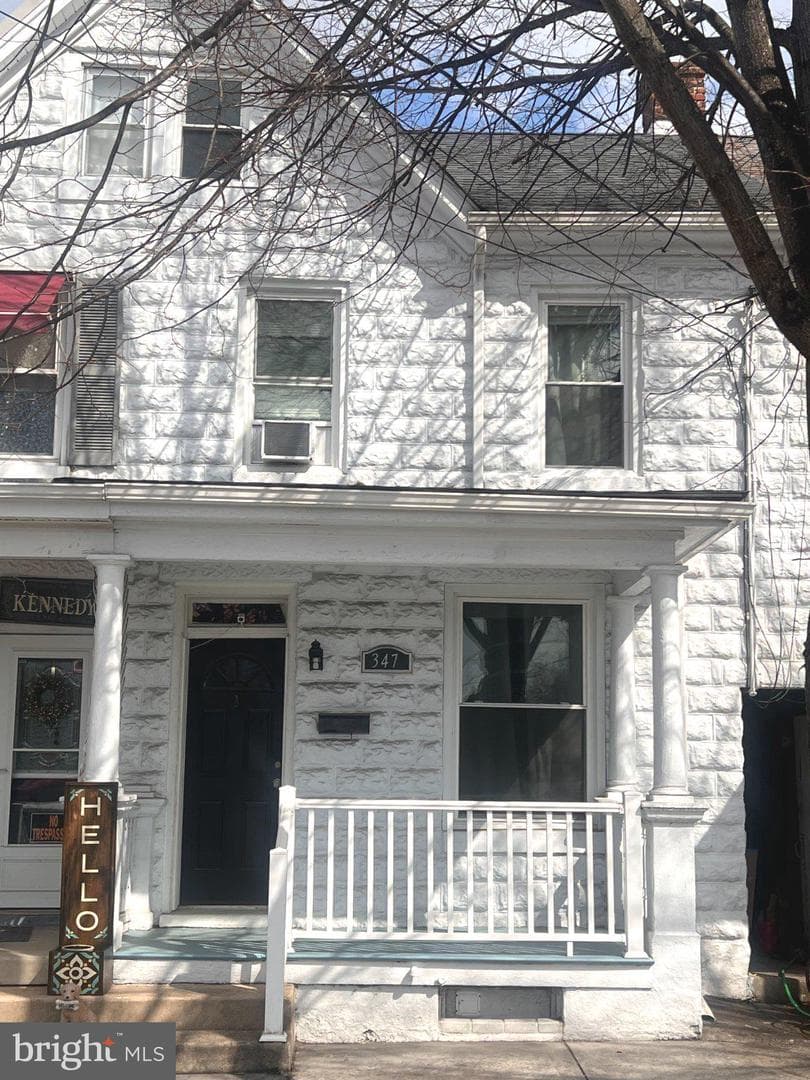 347 E Louther Street photo 1