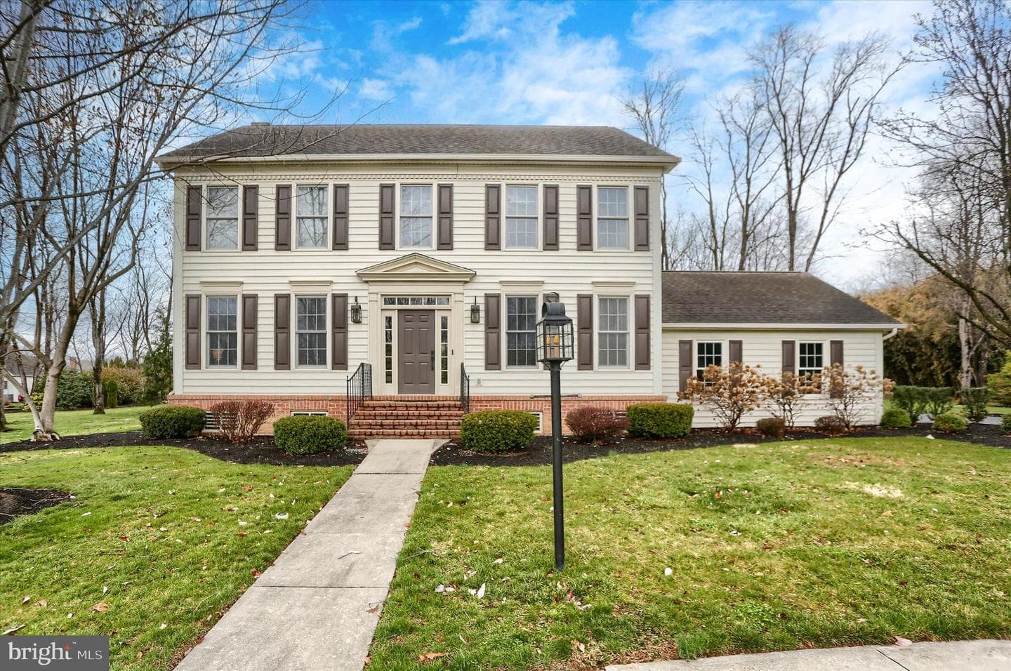 203 Friar Court photo 1