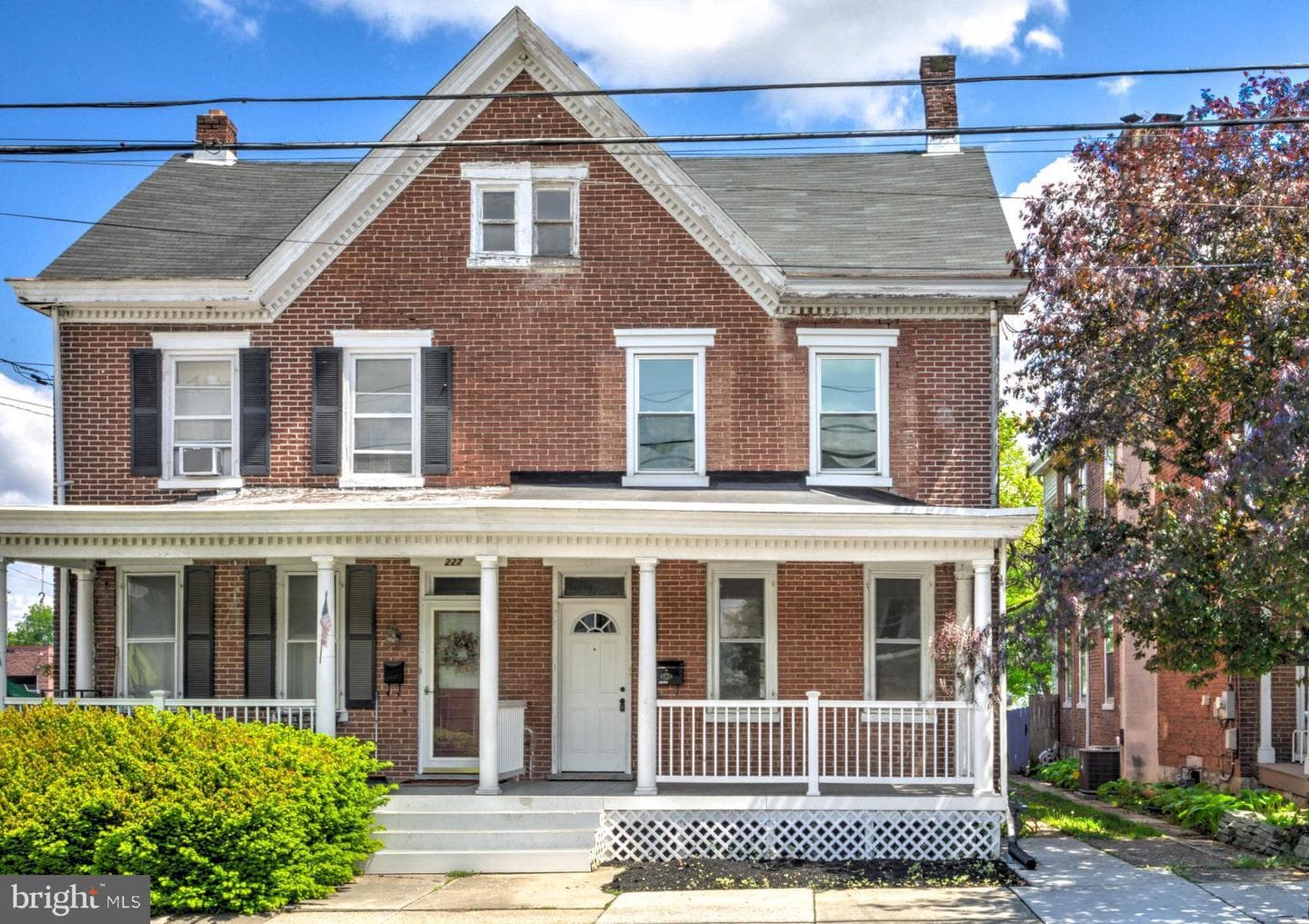 225 N College Street