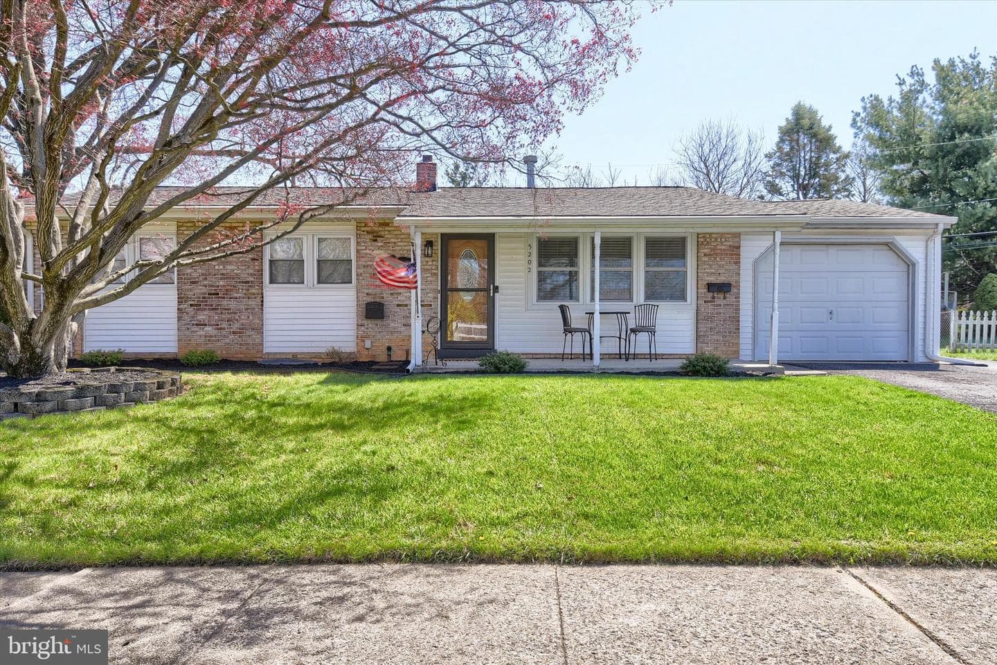 5202 Royal Drive photo 1