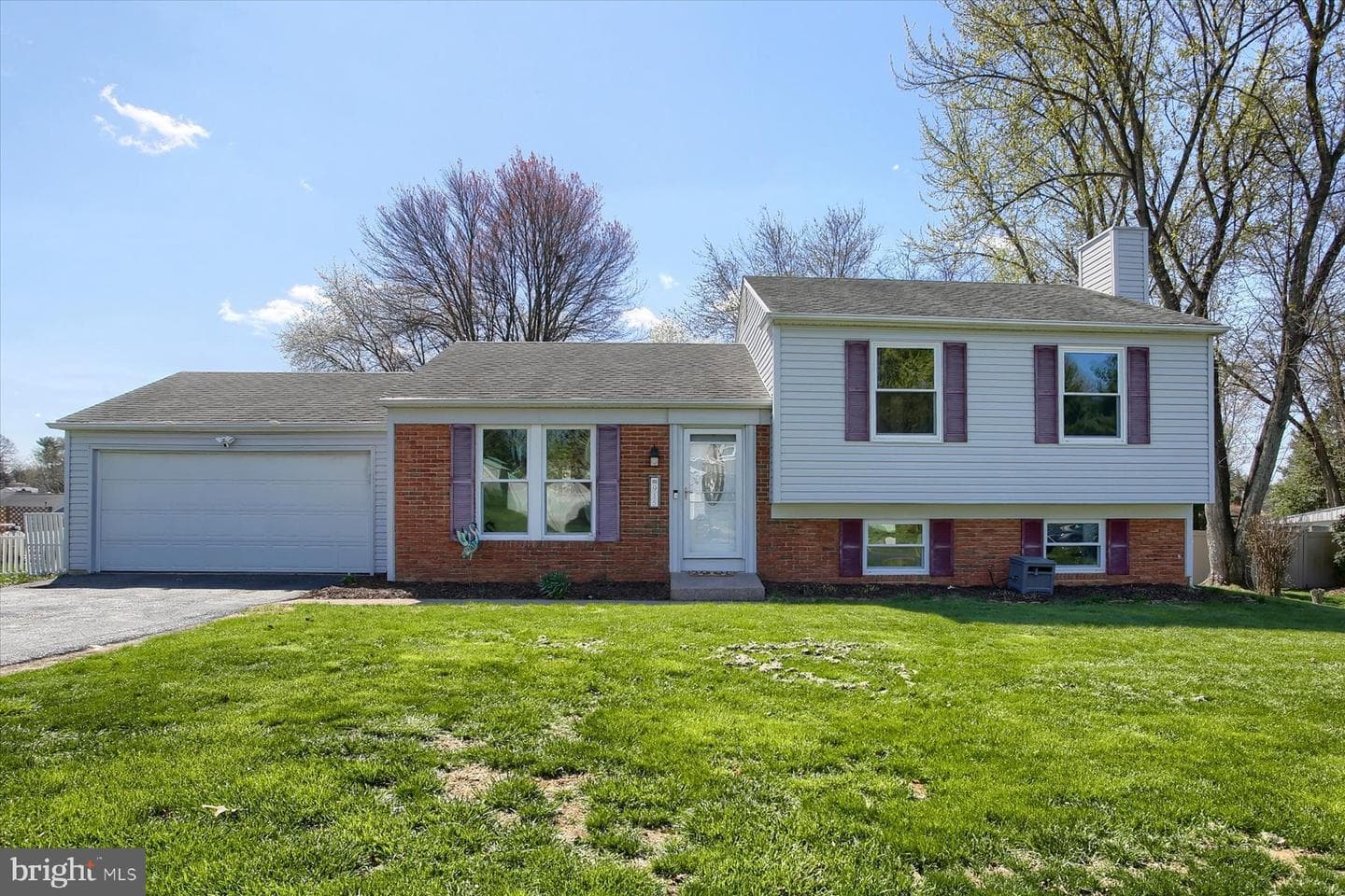 915 Derbyshire Avenue
