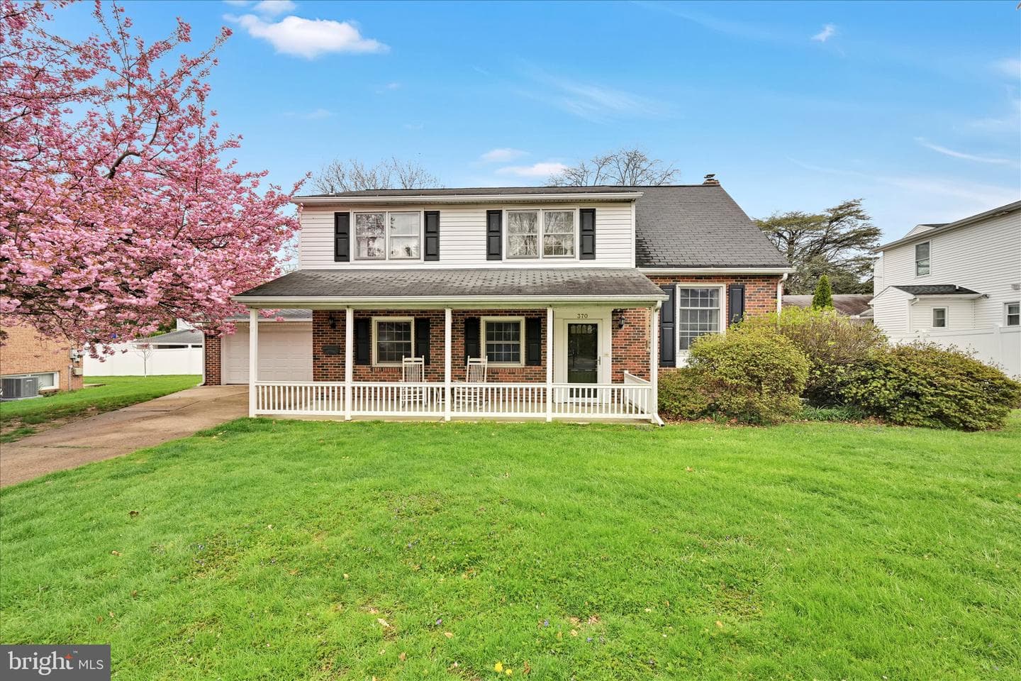 370 Beverly Road photo 1