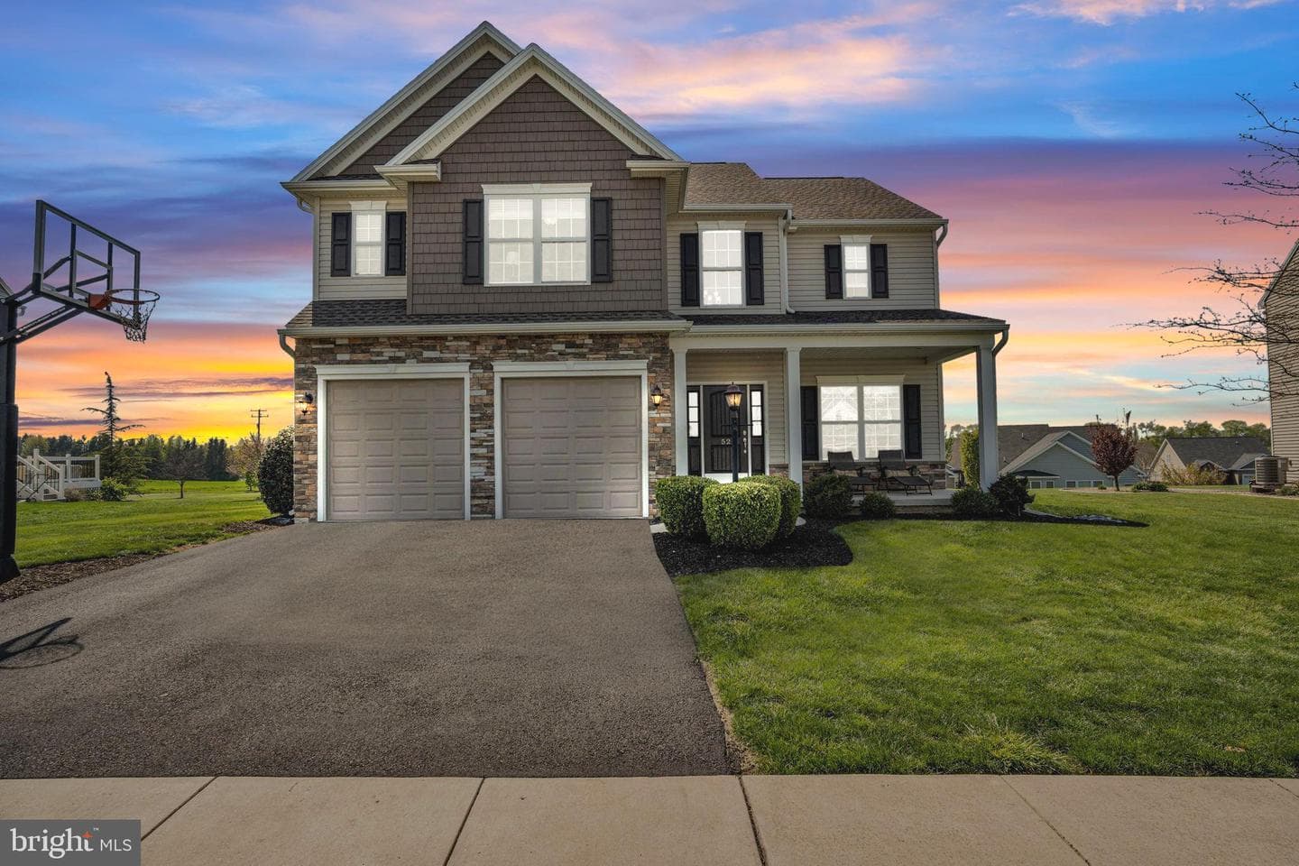 52 Danbury Drive photo 1